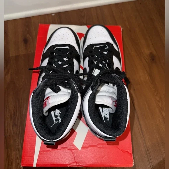 Nike Dunk High “Pandas” - Picture 6 of 8